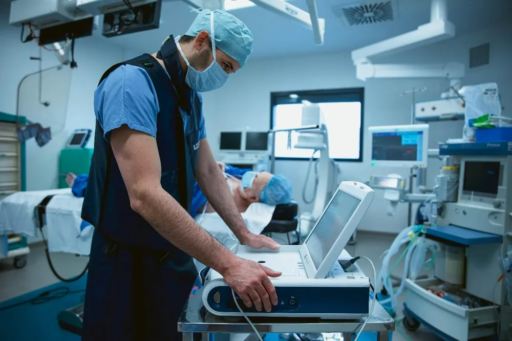 Contrôle du pacemaker grâce à un programmateur externe